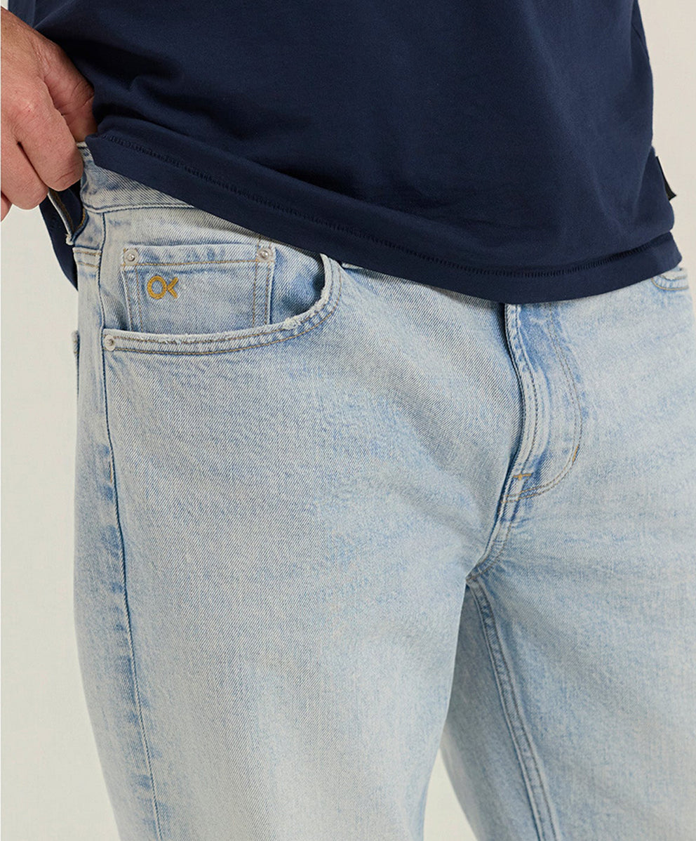 トラベラー ストレート ジーンズ